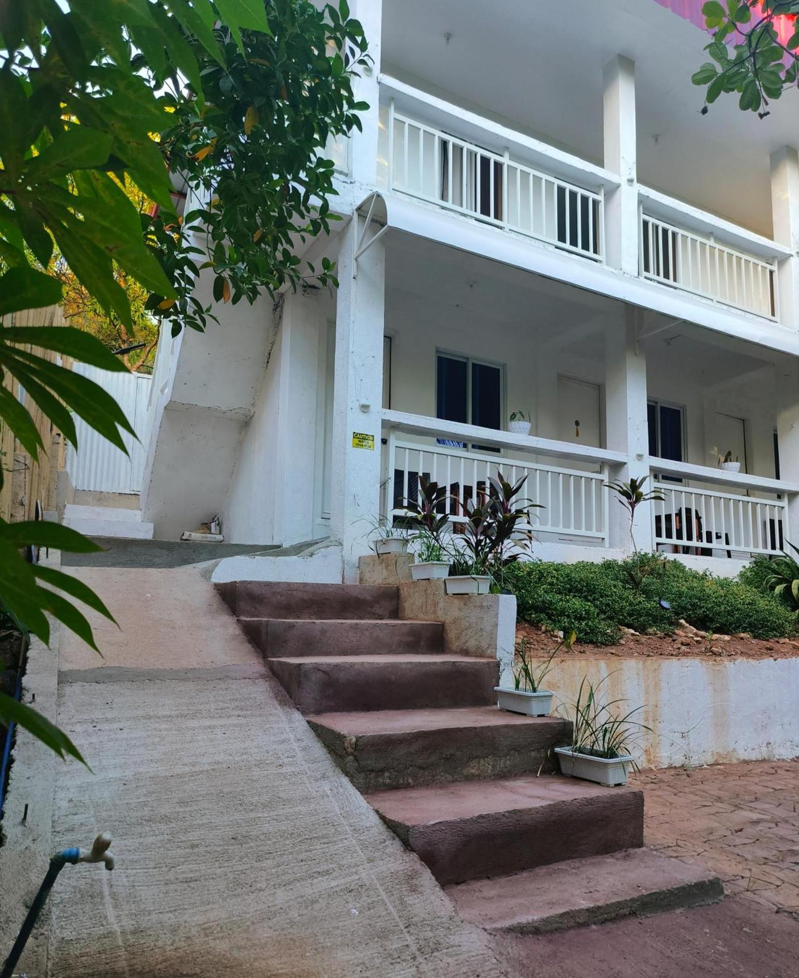 Ani Marie Guest House Coron Bagian luar foto